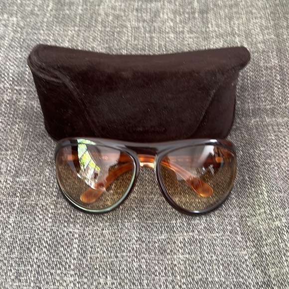 Tom Ford sunglasses, Cameron TF72. Great condition with original case & cloth - Picture 3 of 3